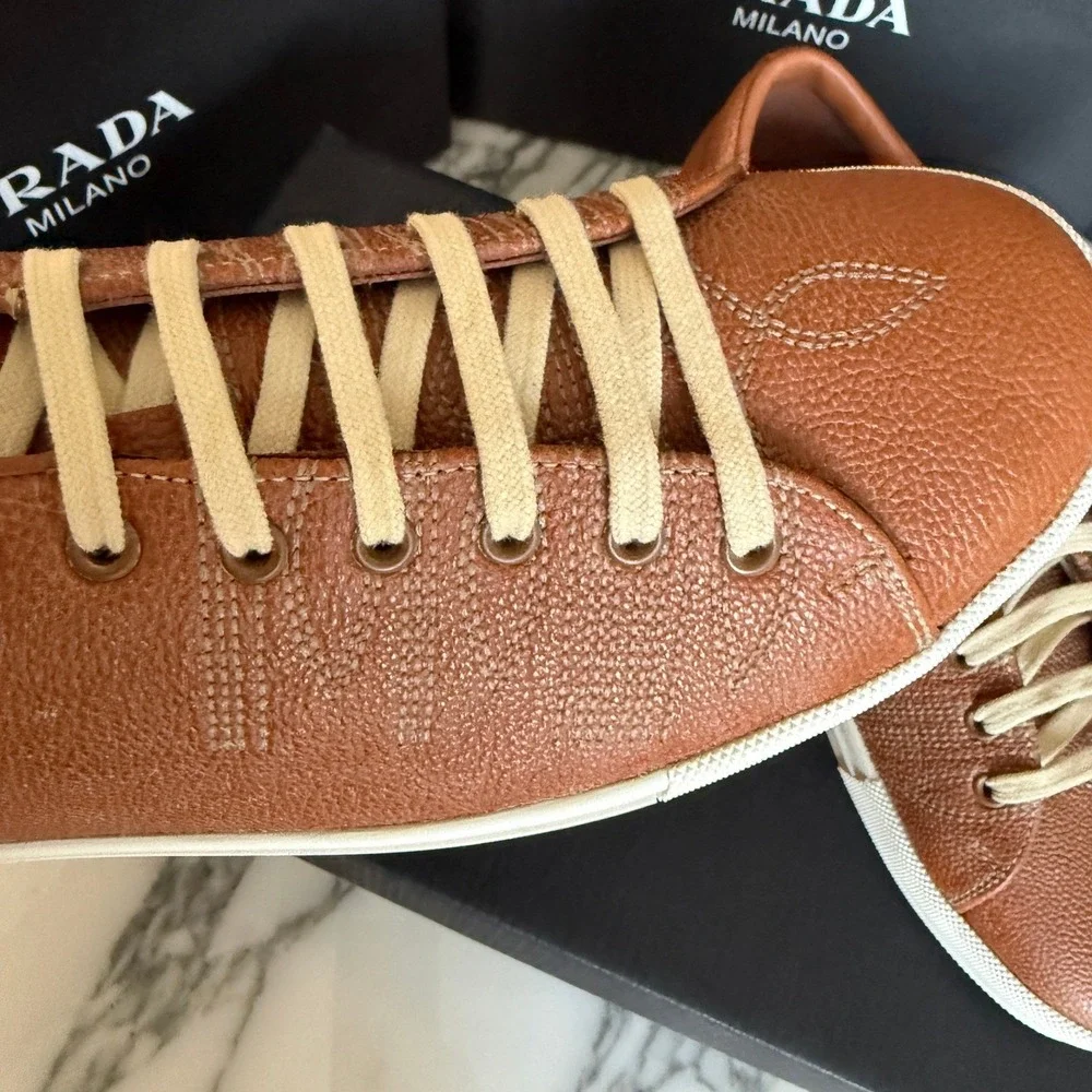 Prada‎ Milano 2EE448 Mens Brown Pebbled Leather Low Top Sneakers, UK 8.5